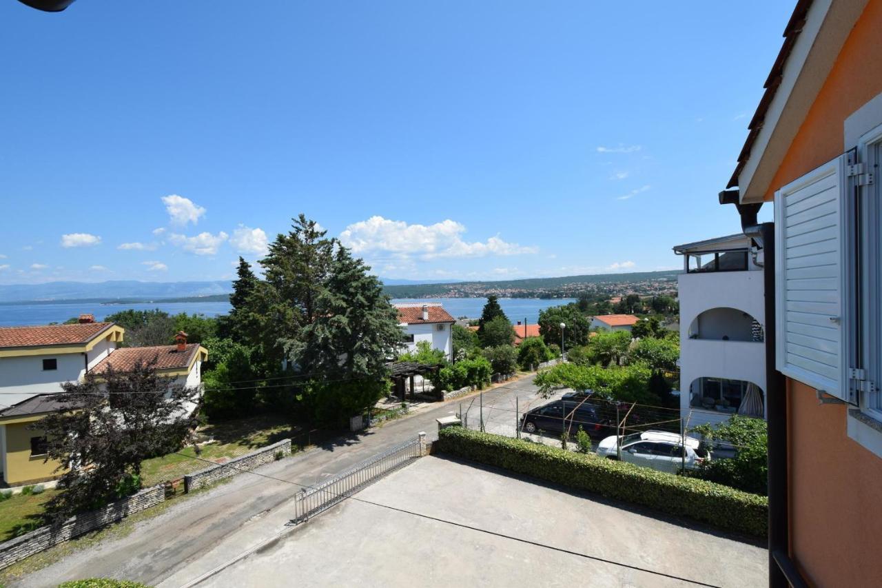 Apartments Gabrijel Malinska Exteriör bild